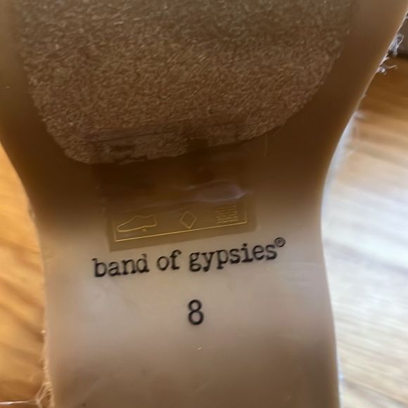 Gently used Band of Gypsies 4 inch Wedges Size 8 - good condition! - Picture 6 of 6